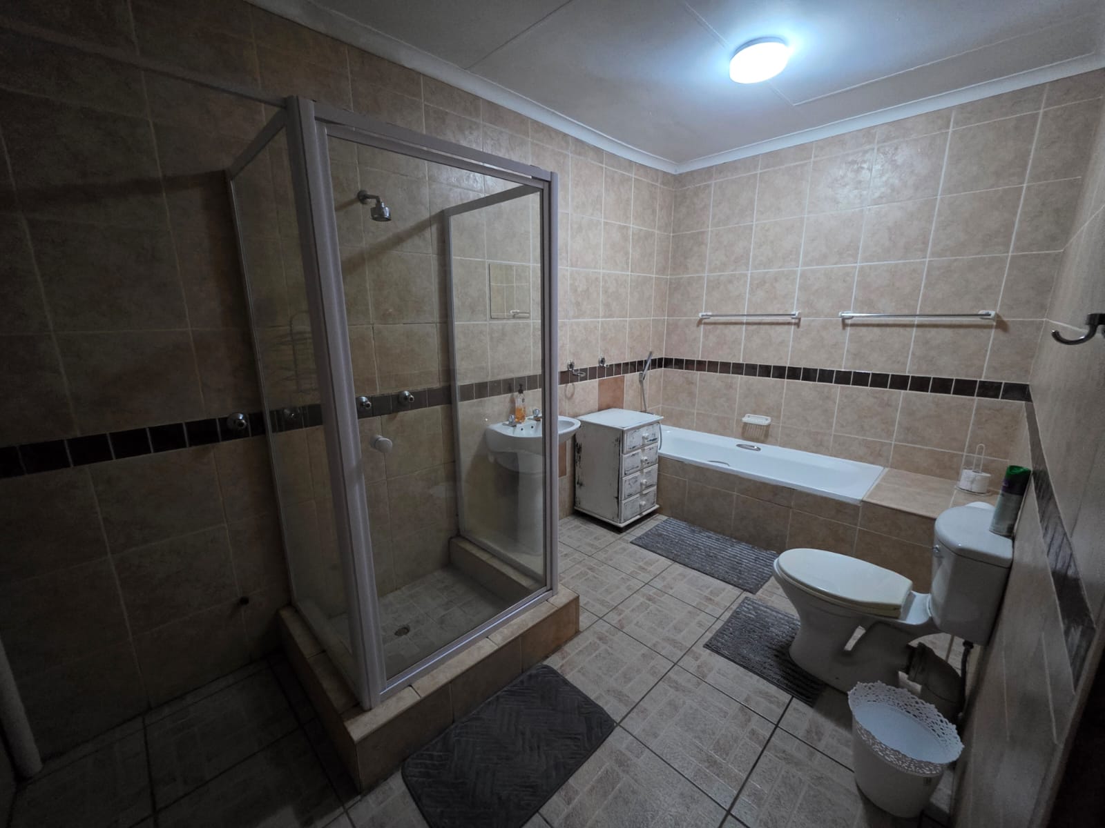 Rooms 4 & 5 at Aqua Terra Guesthouse — photo 2